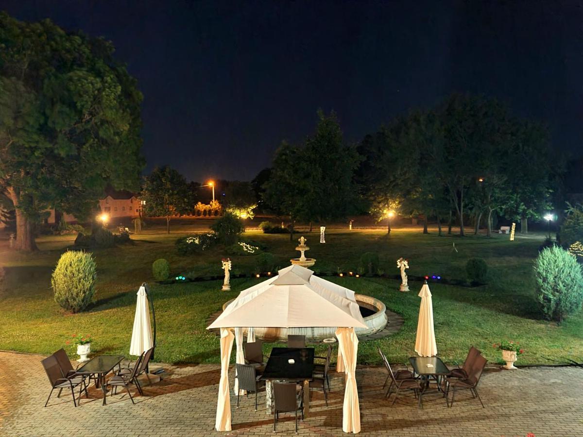 Palac Henrykow Szprotawa Εξωτερικό φωτογραφία